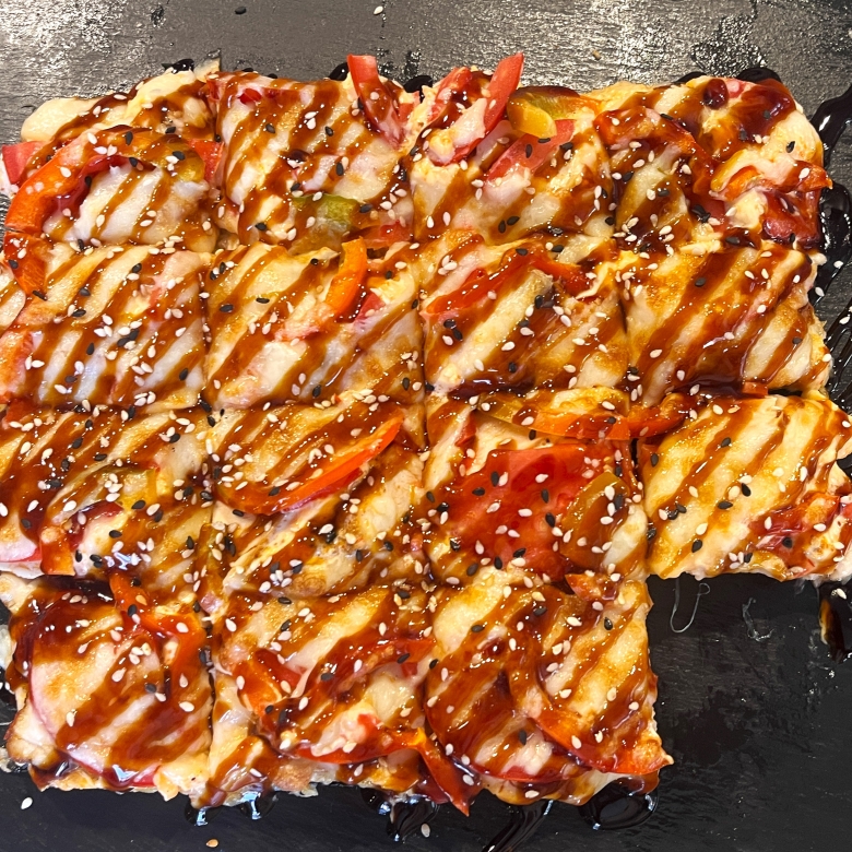 Суши пицца с курочкой